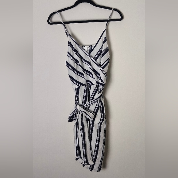 E&M Dress - Picture 2 of 10